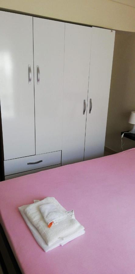 Apartment By The Beach Néoi Epivátai Ngoại thất bức ảnh