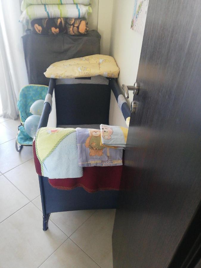Apartment By The Beach Néoi Epivátai Ngoại thất bức ảnh