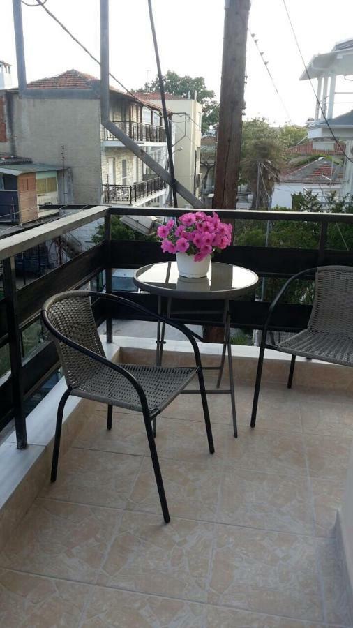 Apartment By The Beach Néoi Epivátai Ngoại thất bức ảnh